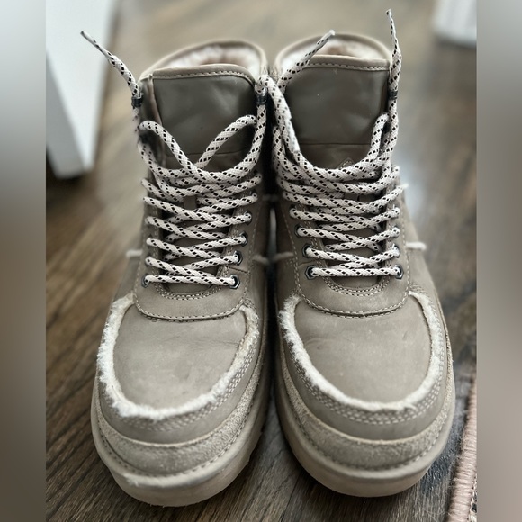 MENS UGG X WHITE MOUNTAINEERING HIGHLAND SPORT DUNE BOOTS - LMTD EDITION - Picture 5 of 8